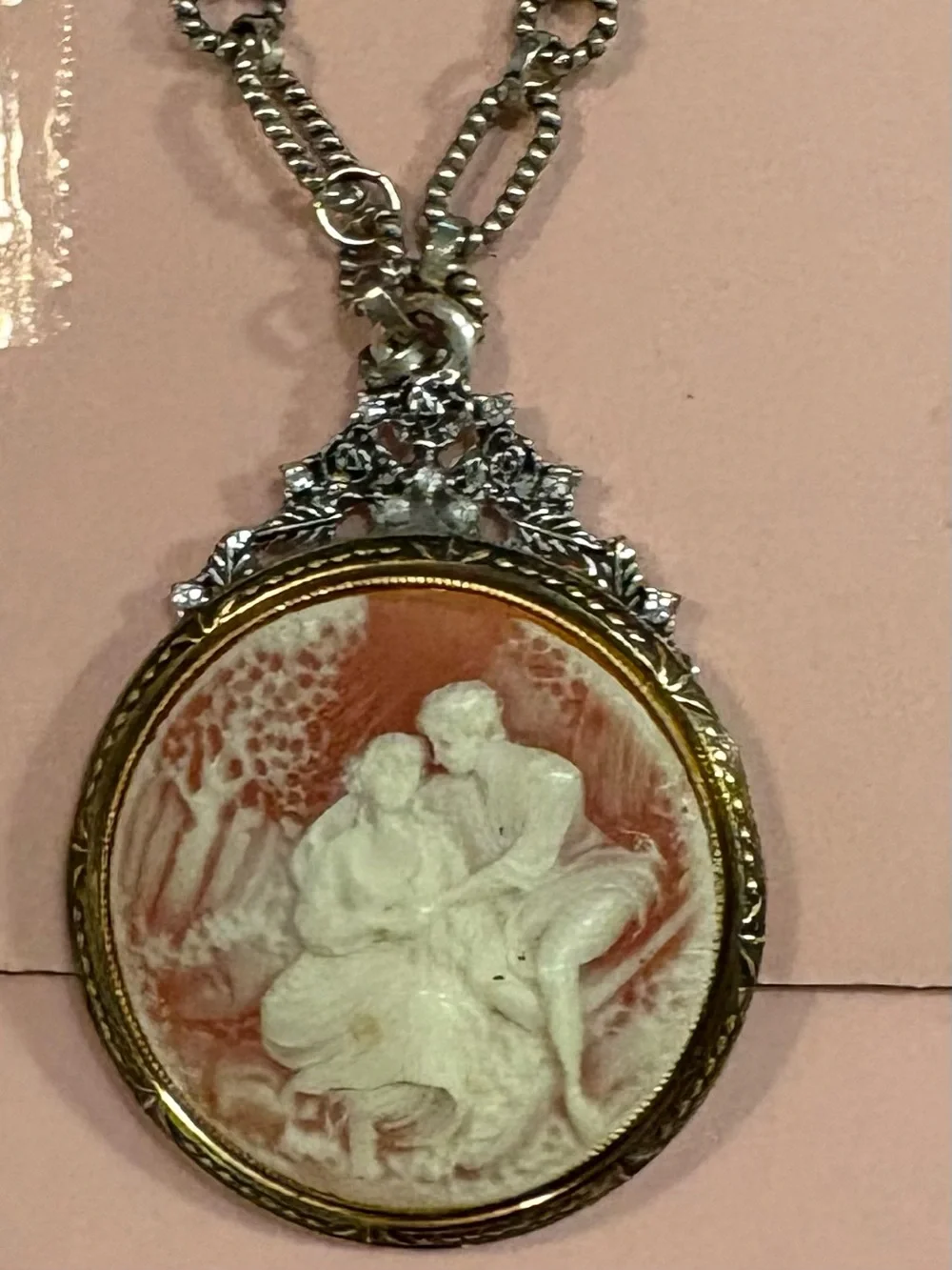 Vintage-Style Cameo Pendant Necklace and earrings in Gold and Cream